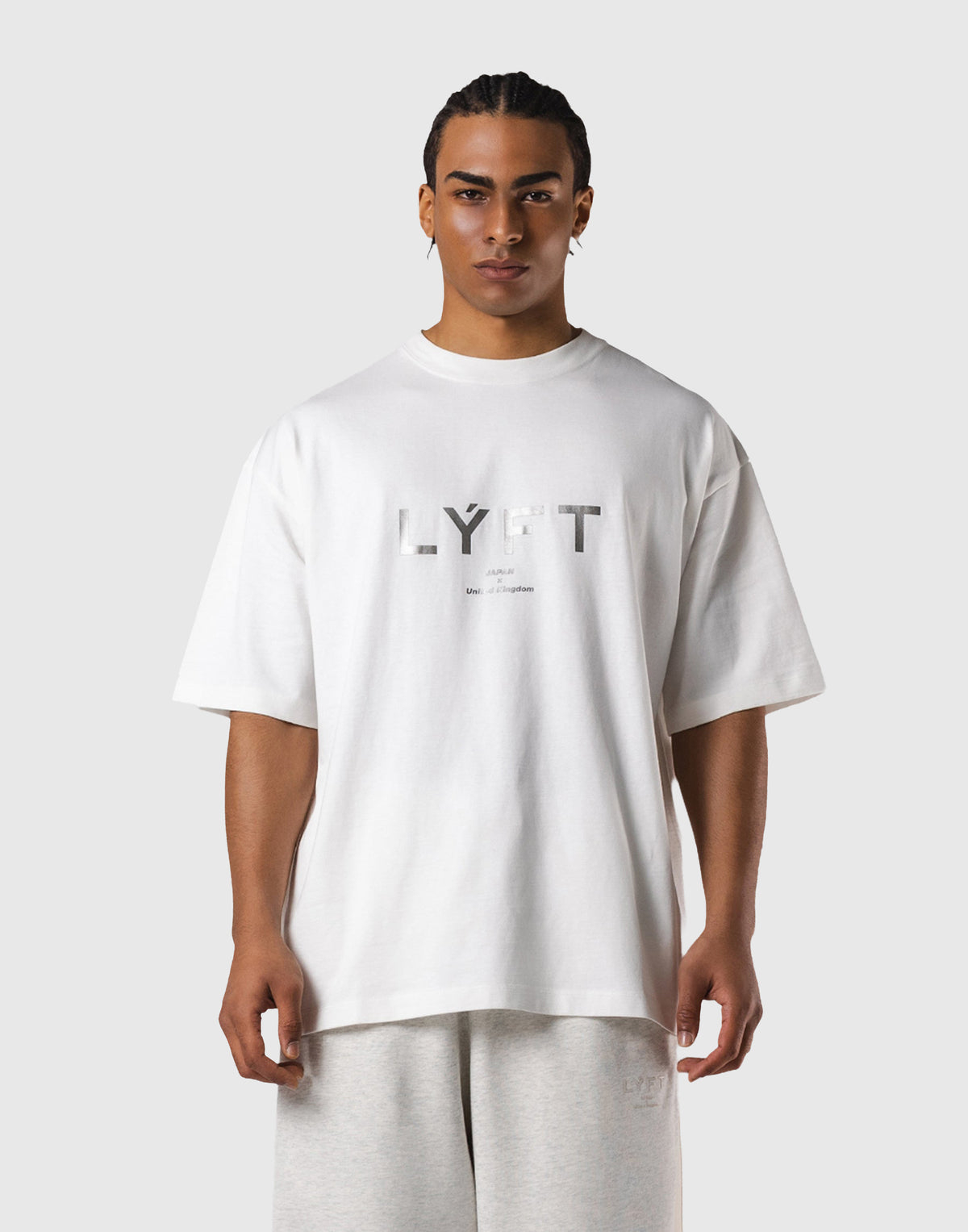 Streetwear Brand With A Logo - تي شيرت قطني بتصميم جرافيك كبير