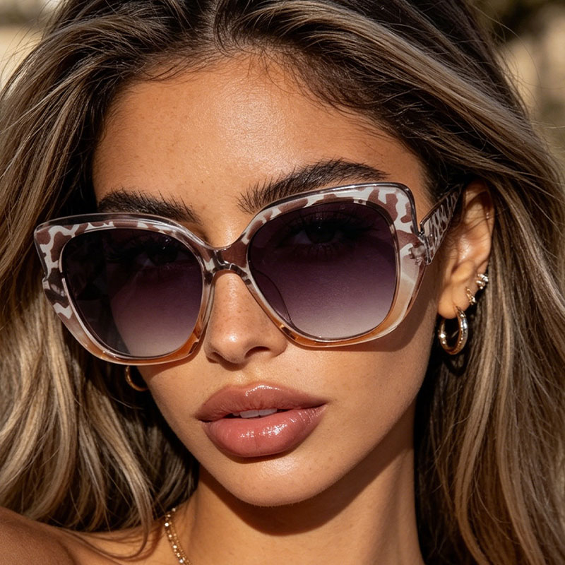 نظارة شمسية نسائية عصرية بتصمي - مراجعة Streetwear Brand Niche وسعره
