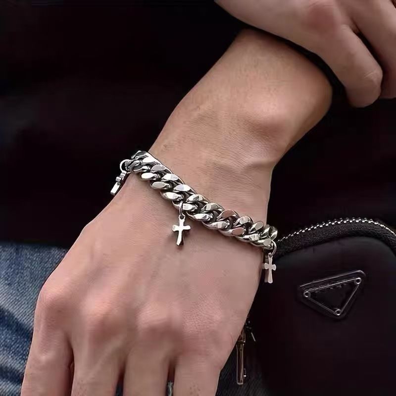 منتج رائج عالميًا: سوار بسلسلة - مراجعة Streetwear Brand Niche وسعره