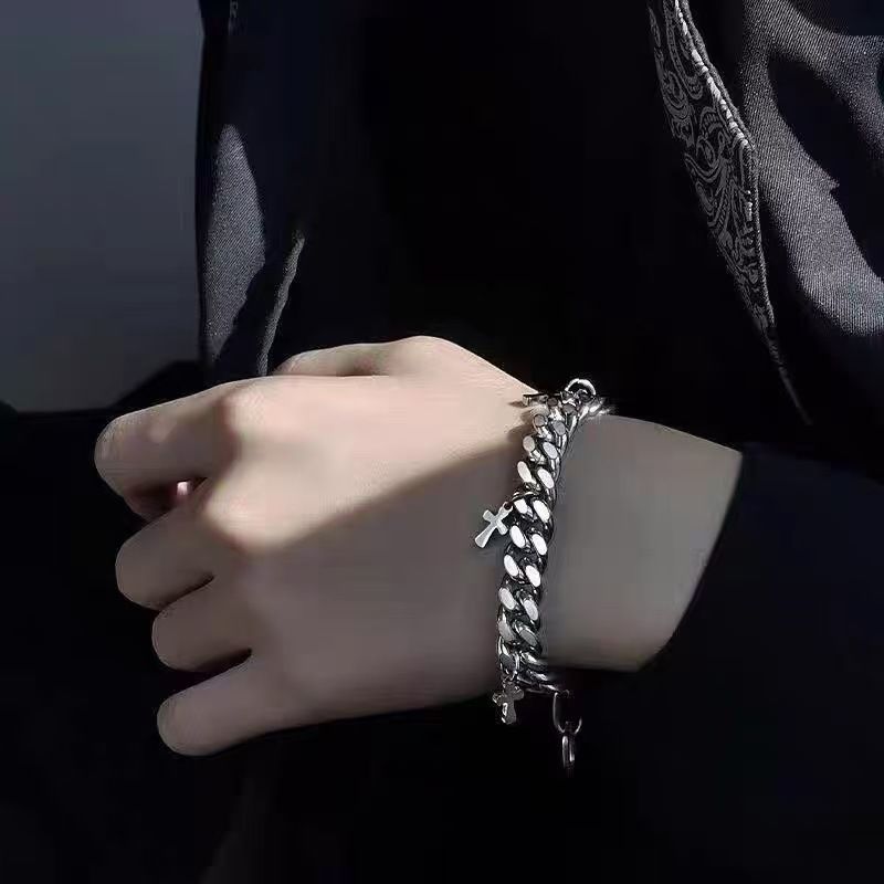 منتج رائج عالميًا: سوار بسلسلة - مراجعة Streetwear Brand Niche وسعره
