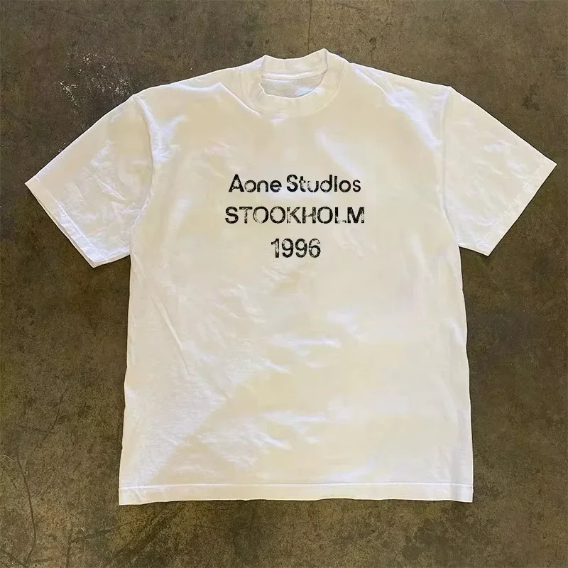 تي شيرت كلاسيكي بشعار STOCKHOL - مراجعة Streetwear Brand With A Logo وسعره