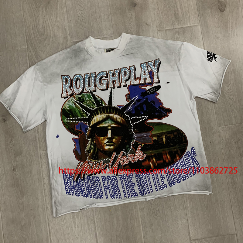 تي شيرت روج بلاي بتصميم ريترو  - مراجعة Streetwear Brand Niche وسعره